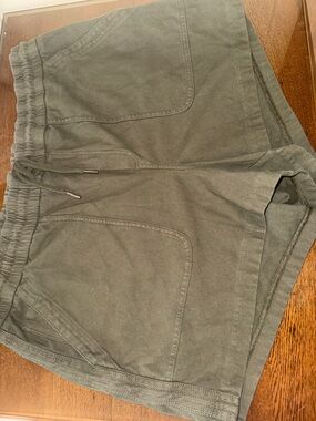 Athleta Army Green Women's Athletic Shorts 1X